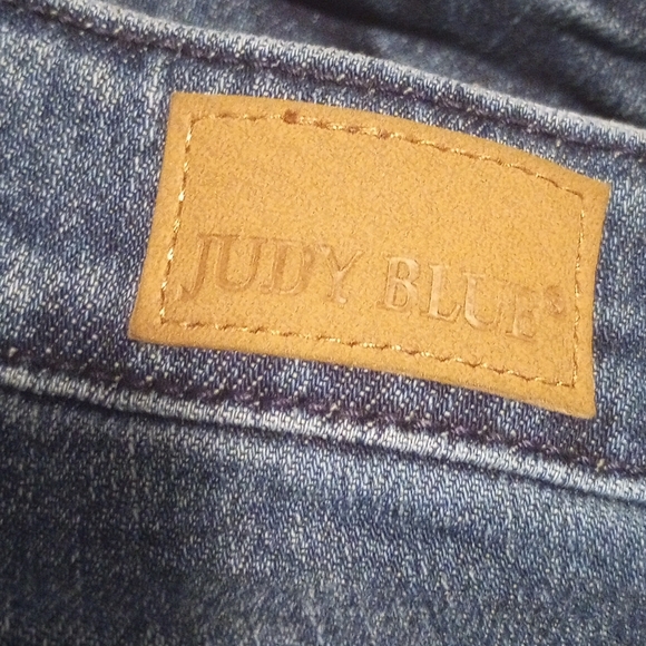 Judy Blue Women's Super Flare Star Embroidered Jeans - Picture 11 of 13